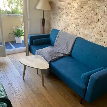Superb And Modern Near Motte-picquet!